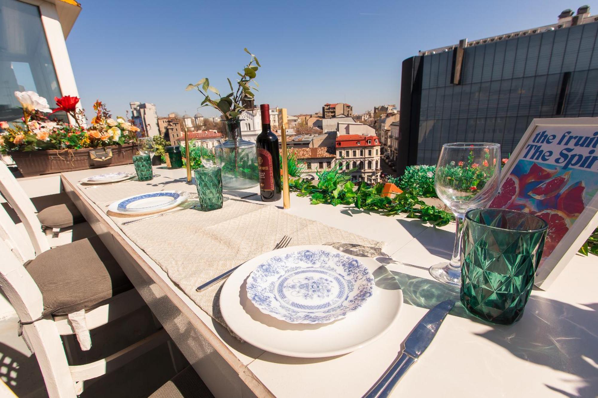Old Town Apartment With Amazing View From The Balcony Boekarest Buitenkant foto