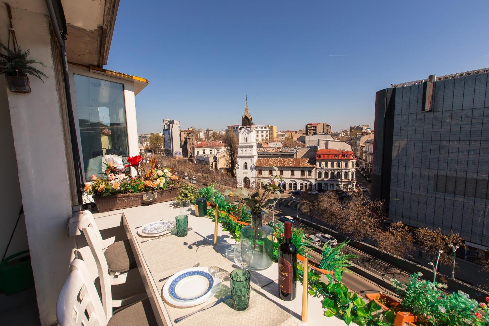 Old Town Apartment With Amazing View From The Balcony Boekarest Buitenkant foto