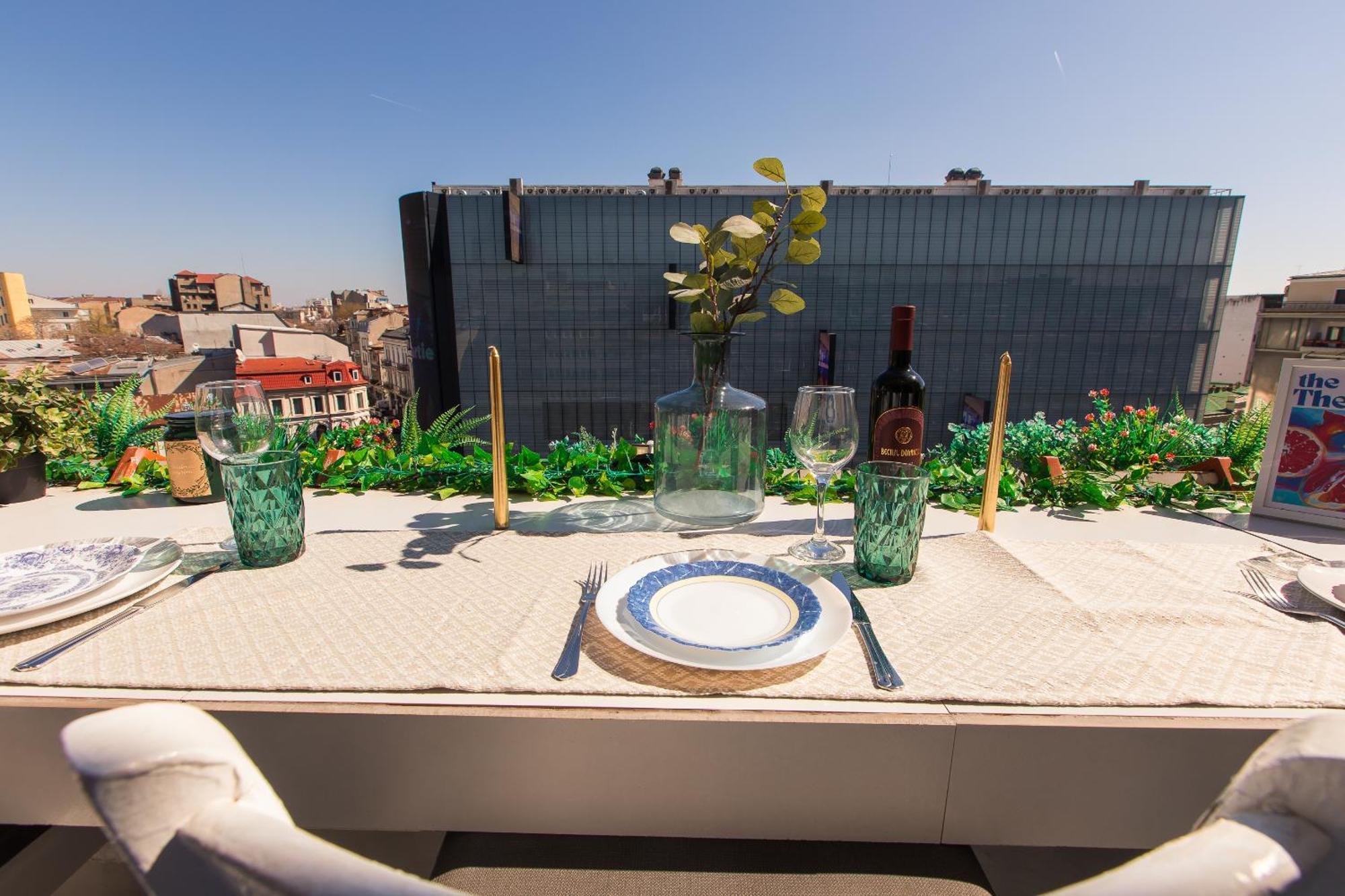 Old Town Apartment With Amazing View From The Balcony Boekarest Buitenkant foto