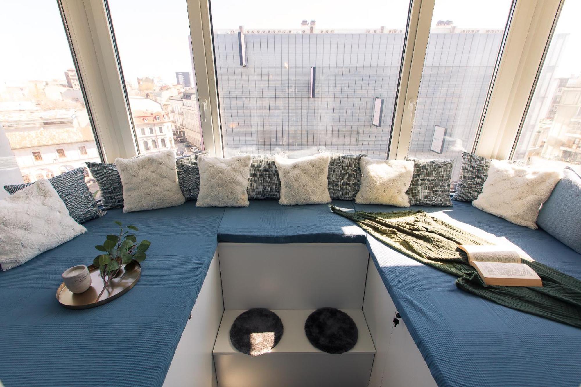 Old Town Apartment With Amazing View From The Balcony Boekarest Buitenkant foto