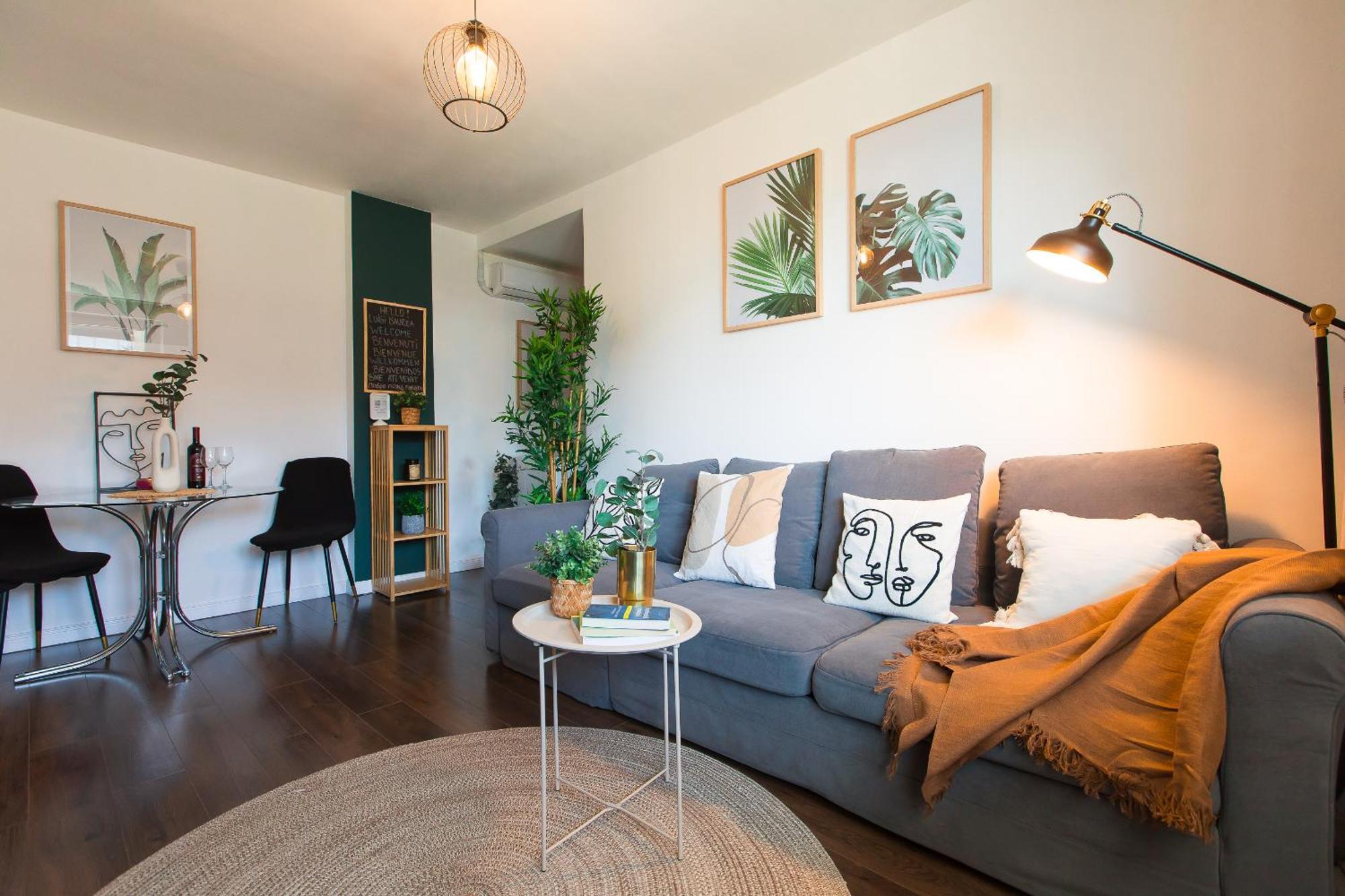 Old Town Apartment With Amazing View From The Balcony Boekarest Buitenkant foto