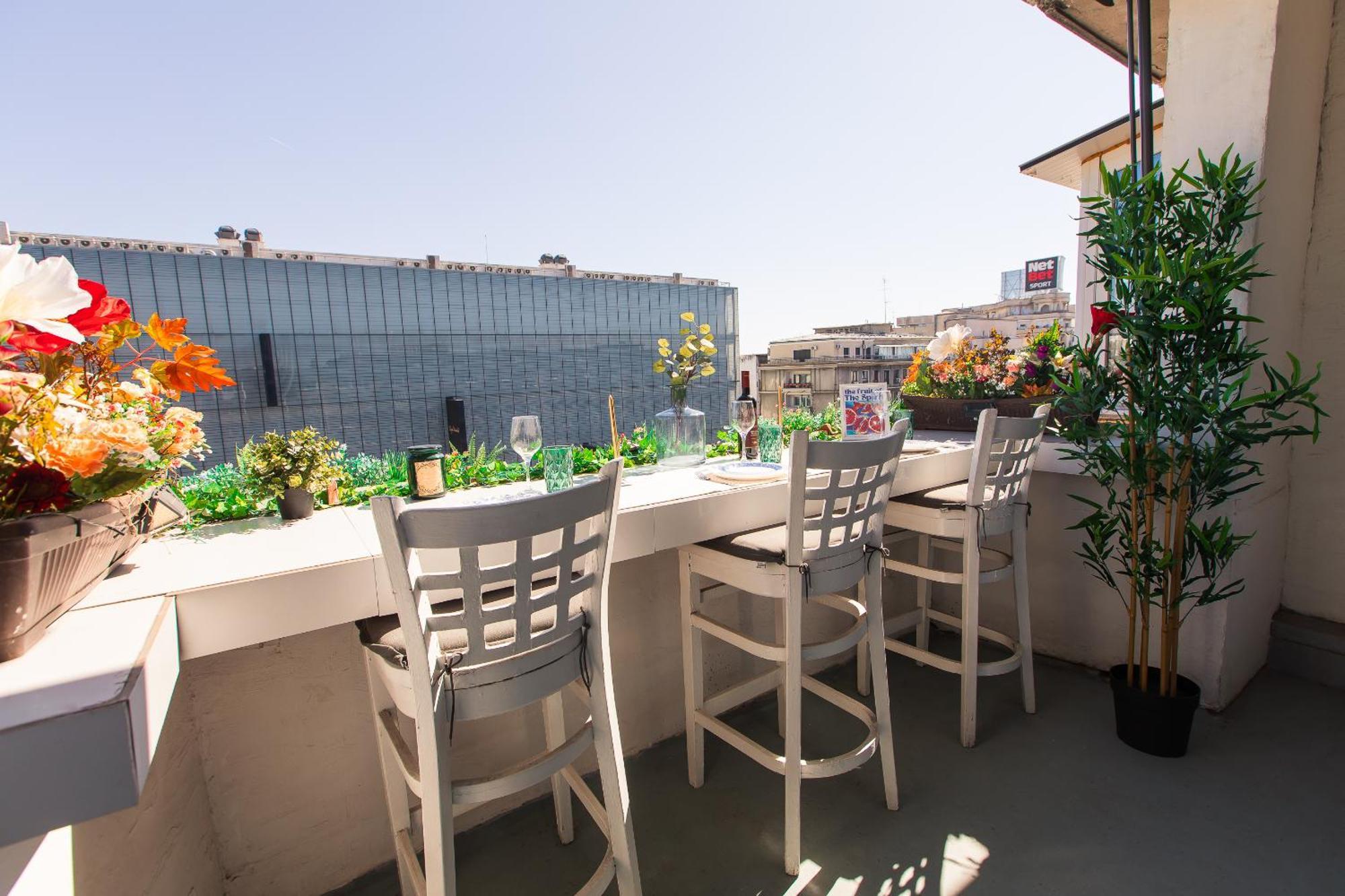 Old Town Apartment With Amazing View From The Balcony Boekarest Buitenkant foto